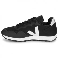 Chaussures Baskets basses Veja SDU RT Noir 8 Chaussures Baskets basses Veja SDU RT Noir -Baskets mode Soldes 15199416 500 D