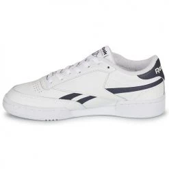 Chaussures Baskets basses Reebok Classic CLUB C REVENGE Blanc / Marine 8 Chaussures Baskets basses Reebok Classic CLUB C REVENGE Blanc / Marine -Baskets mode Soldes 20160199 500 D