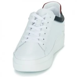 Chaussures Femme Baskets basses Tommy Hilfiger Th Feminine Leather Sneaker Blanc -Baskets mode Soldes 22555444 500 C