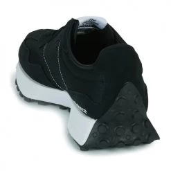 Chaussures Baskets basses New Balance 327 Noir / Blanc 9 Chaussures Baskets basses New Balance 327 Noir / Blanc -Baskets mode Soldes 22589673 500 E