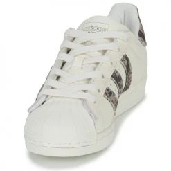 Chaussures Femme Baskets basses adidas Originals SUPERSTAR Blanc / Printed -Baskets mode Soldes 22936661 500 C